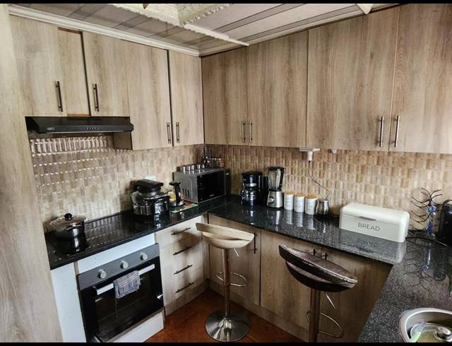 3 BEDROOM HOUSE FOR SALE IN PALM SPRINGS